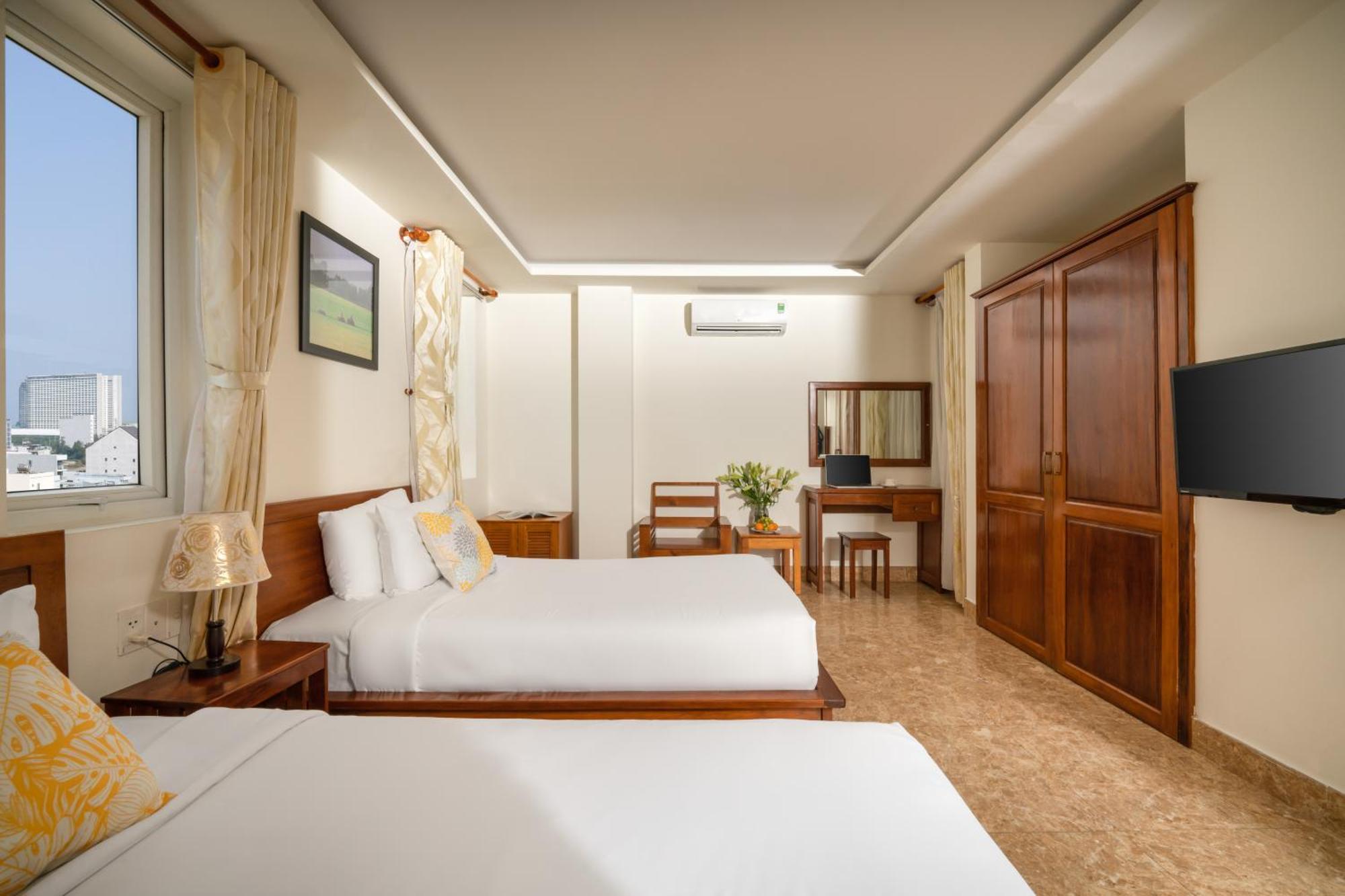 Titan Hotel Da Nang Exterior foto