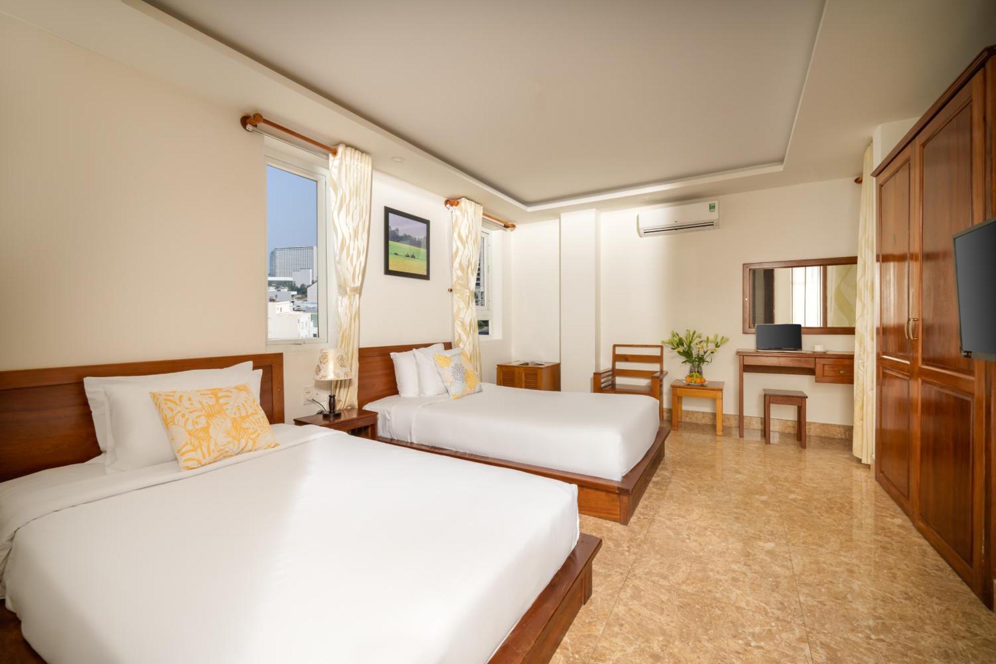 Titan Hotel Da Nang Exterior foto